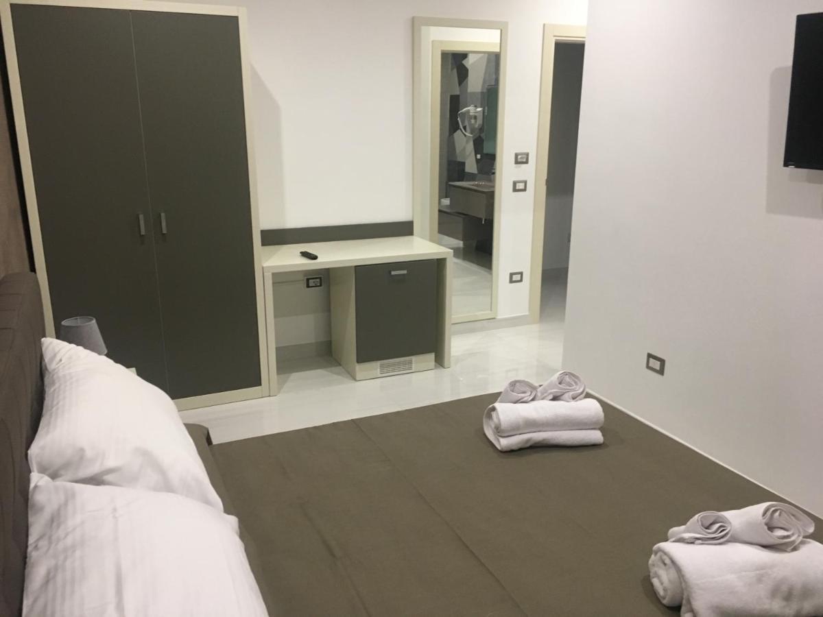 Madigans Rooms Bed&Breakfast Lecce Zewnętrze zdjęcie
