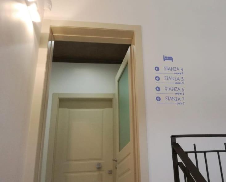 Madigans Rooms Bed&Breakfast Lecce Zewnętrze zdjęcie